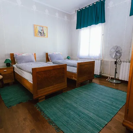29 Bed & Breakfast