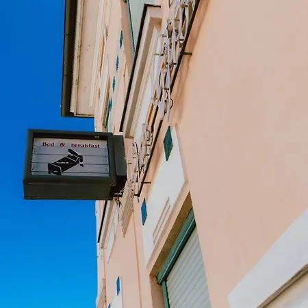 Bed & Breakfast 29 3*
