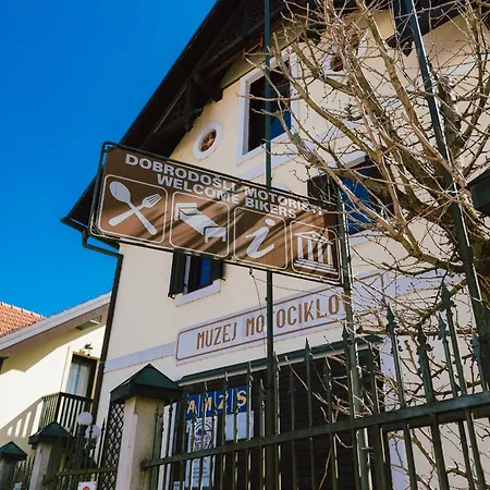 29 Bed & Breakfast